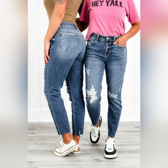 NWT Judy Blue distressed, high waist, relaxed fit jeans sz 15 (32) - Picture 6 of 16